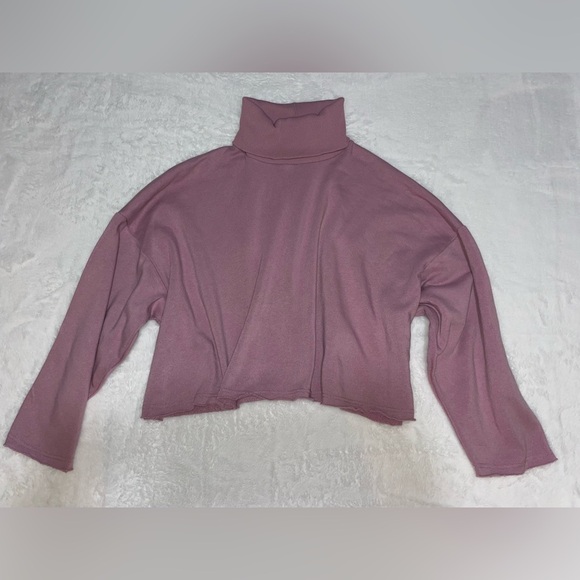American Eagle Oversized Dust Rose Pink Sweater Cropped Turtle Cowl Neck Medium - Picture 4 of 6